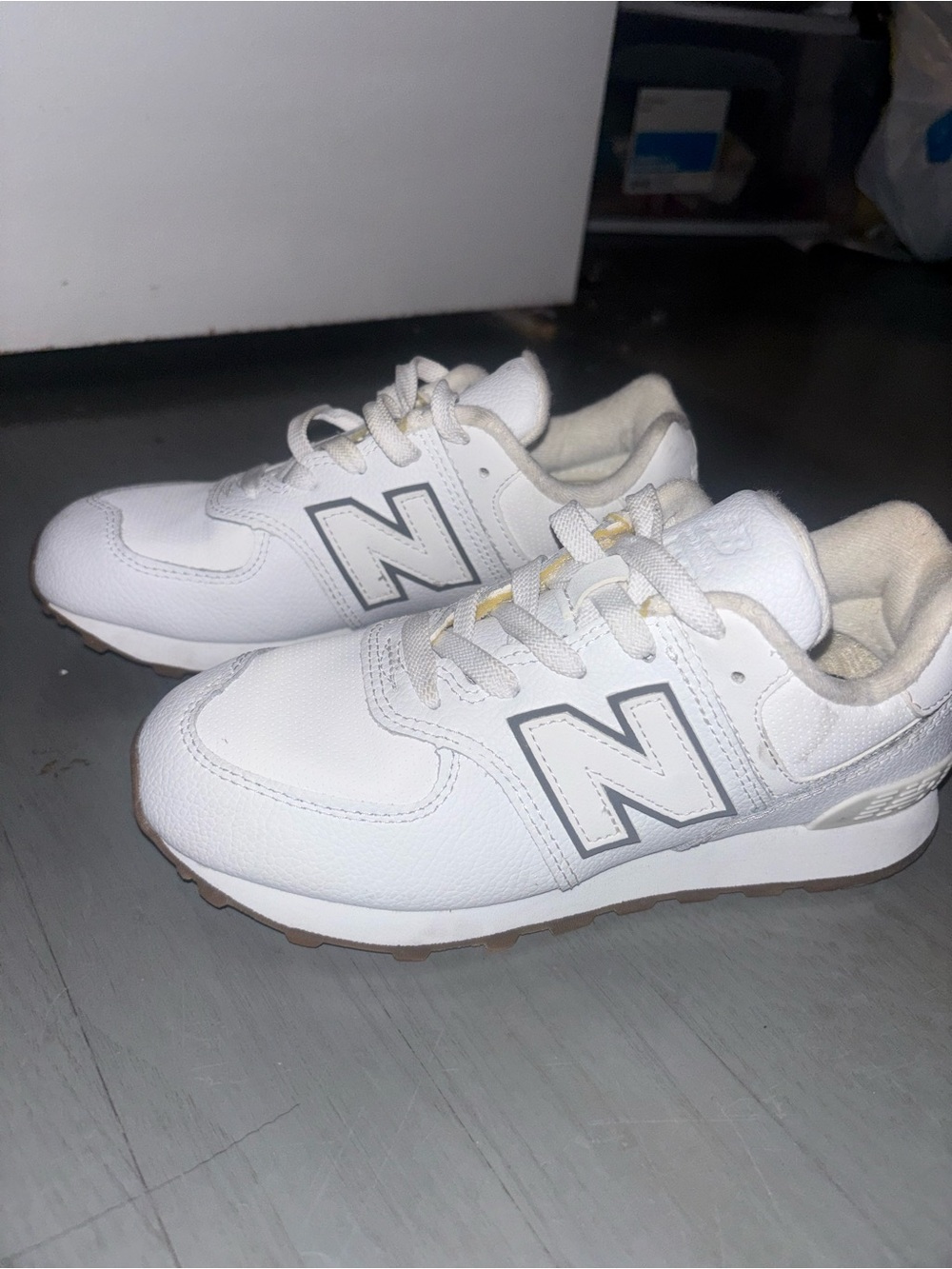 New Balance White Kids Sneakers with Gray Logo Trim